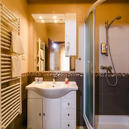 Dora Apartment *