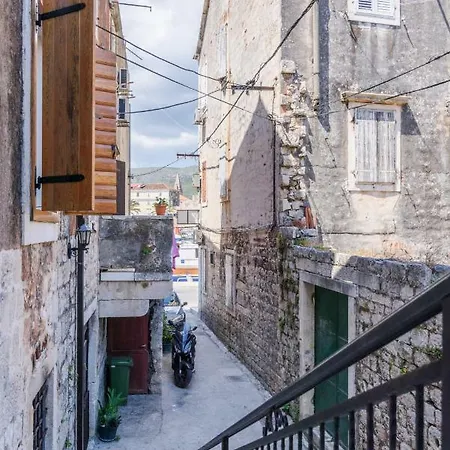 Dora -free Parking *