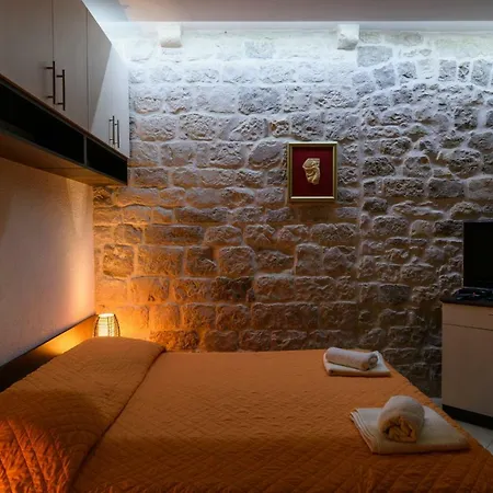 Dora Apartment