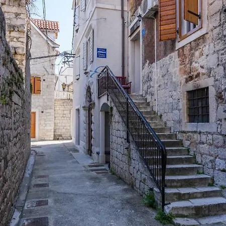 Dora -free Parking * Trogir