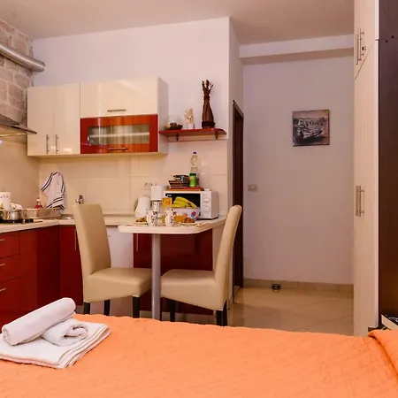 Apartman Dora -free Parking Trogir