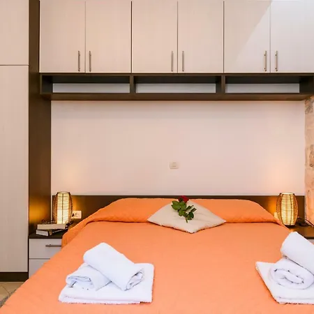 Dora -free Parking Trogir